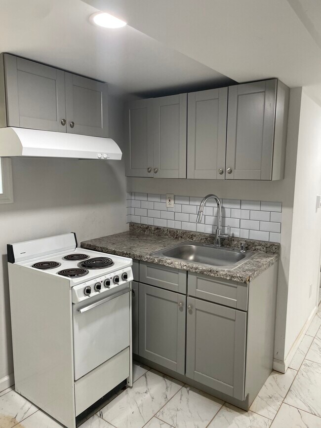 21 Wainwright St Unit 4, Newark, NJ 07112 Apartments in Newark, NJ