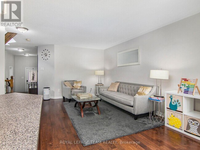 Photo du bâtiment - 330 Forestbrook St