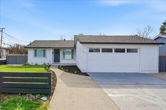 Building Photo - 1630 Nicholas Dr