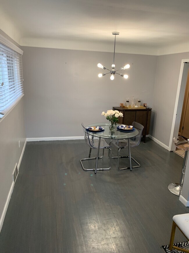 Foto del edificio - 532 Alter Rd