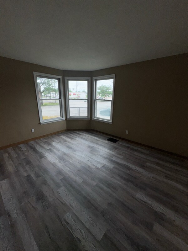 Building Photo - 818 Phillips Ave