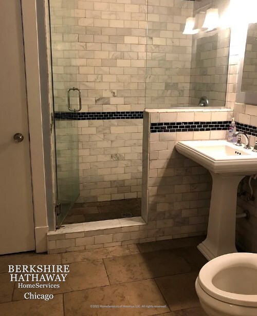 Foto del edificio - 4948 N Winchester Avenue