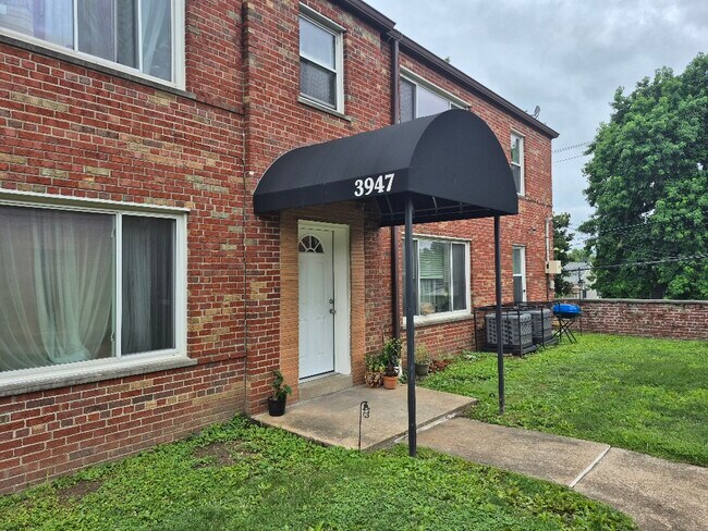 Foto del edificio - 3947 Jamieson Ave