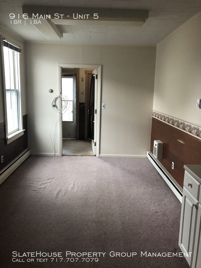 Building Photo - 1st Floor 1 Bedroom Apartment for Rent