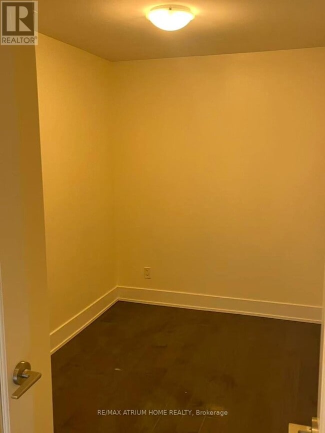 Building Photo - 200 Bloor St W