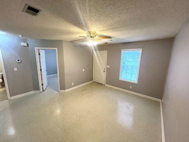 Building Photo - 102 B Tennessee Ave   OAK GROVE , KY 42262