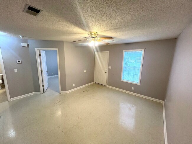 Foto del edificio - 102 B Tennessee Ave   OAK GROVE , KY 42262