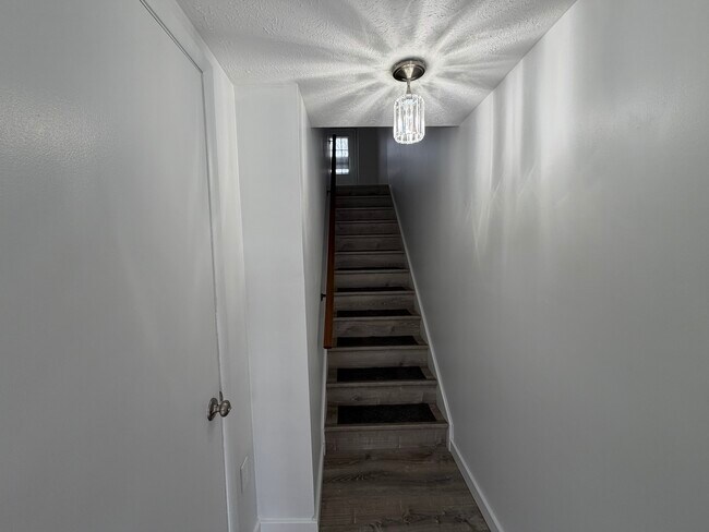 Building Photo - 148 Ligonier Ln