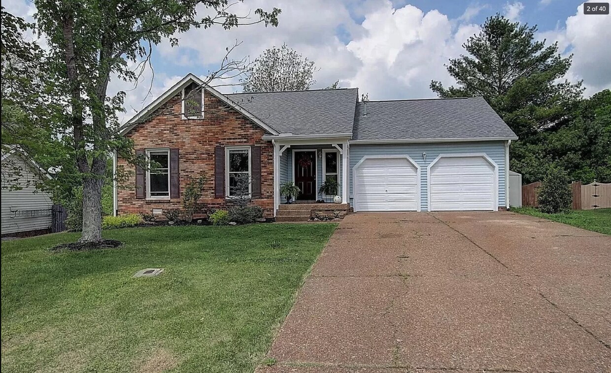 Primary Photo - Charming 3 Bed, 2 Bath House with River Vi...