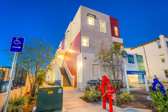Foto del edificio - 9841 11th St