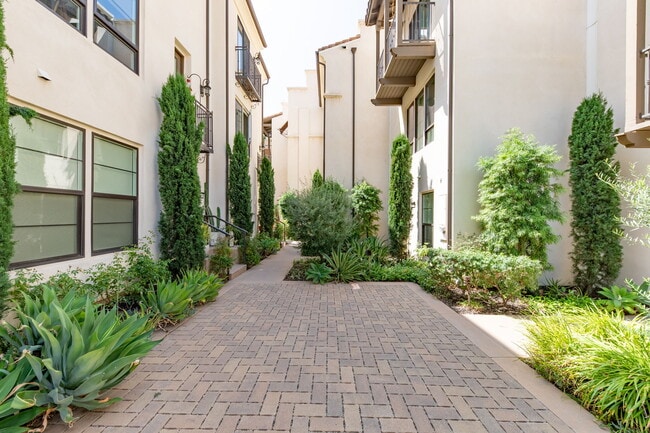 Foto del edificio - 10736 Bloomfield St