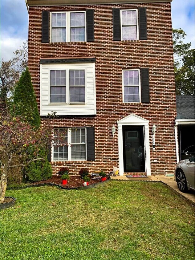 Photo - 12 Knox Cir SE (Washington, DC)