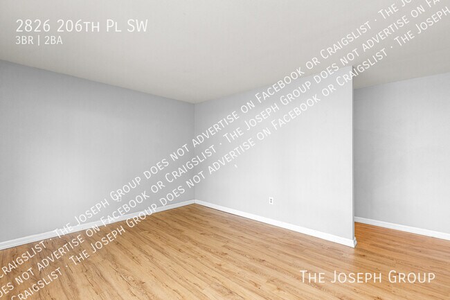 Foto del edificio - 2826 206th Pl SW