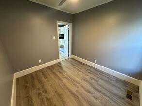 Building Photo - 14 Hillside St