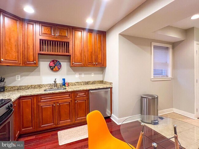 Foto del edificio - 528 S Bethel St