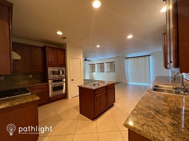 Building Photo - 2026 Krystal Avenue, Lancaster, CA, 93536