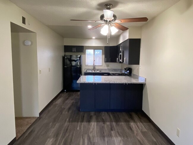 Remodelado 2 hab. Cocina - Dartmoor Apartments