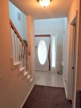 Building Photo - 1310 Lockwood Dr SW