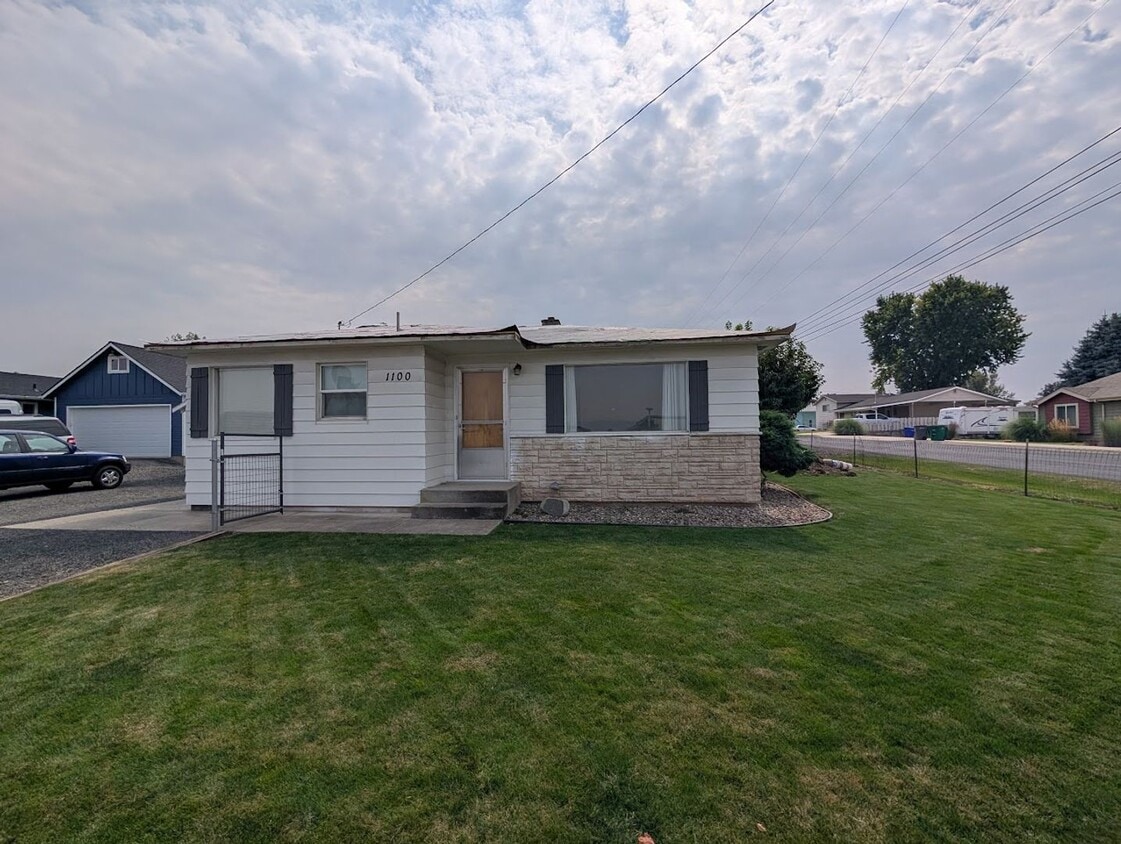 Primary Photo - 2 Bedroom 1 Bath Orchards House