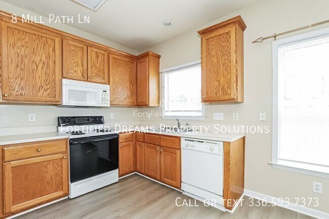 Foto del edificio - 8 Mill Path Ln-