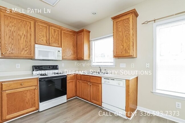 Building Photo - 8 Millpath Ln