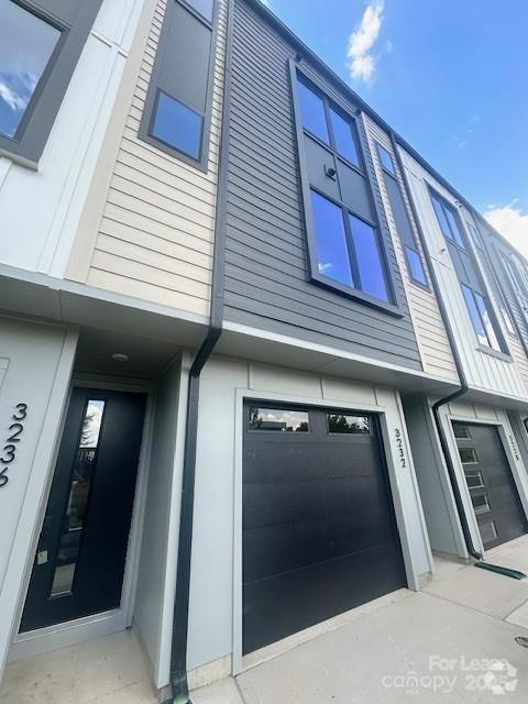 Building Photo - 3232 Riley Ave