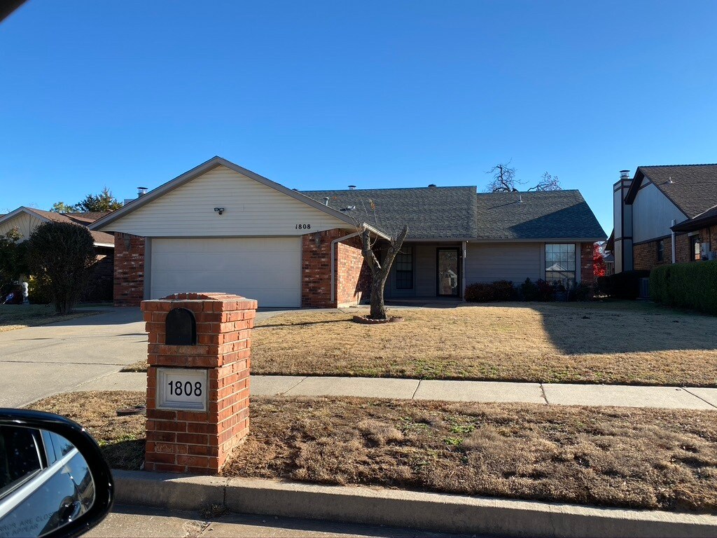 Primary Photo - 1808 Haven Dr