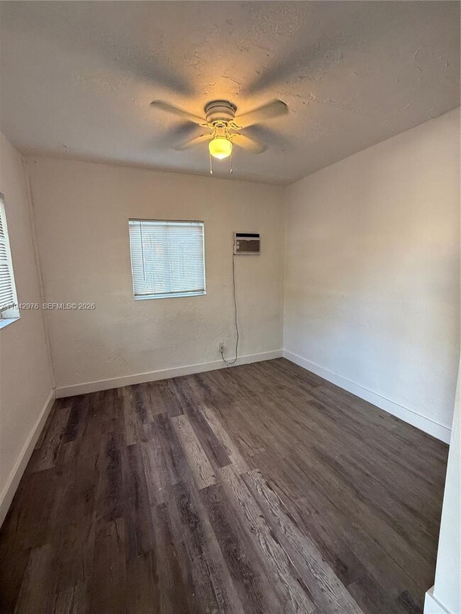 Foto del edificio - 406 Foster Rd