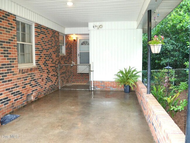 Foto del edificio - 1429 Waccamaw Dr
