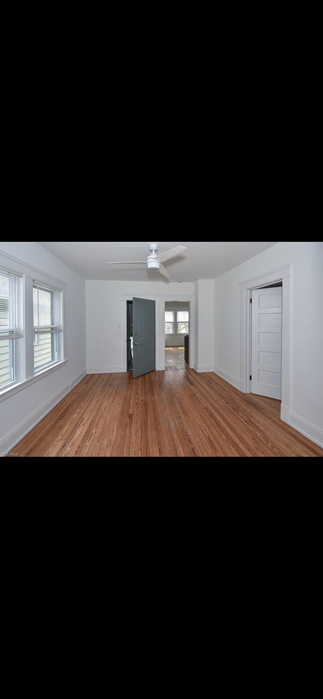 Door Entrance into Apartment - 929 Jefferson Ave