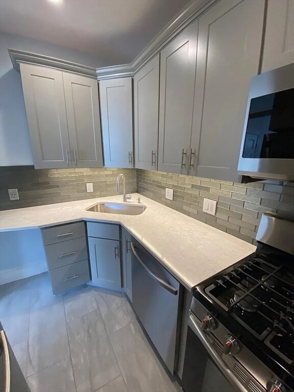 Foto del edificio - 87 Farragut Rd
