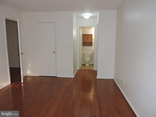 Foto del edificio - 1102 Lisadale Cir