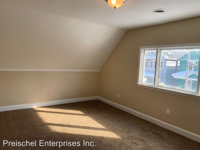 Building Photo - 3 br, 2 bath House - 94 Weaver Street