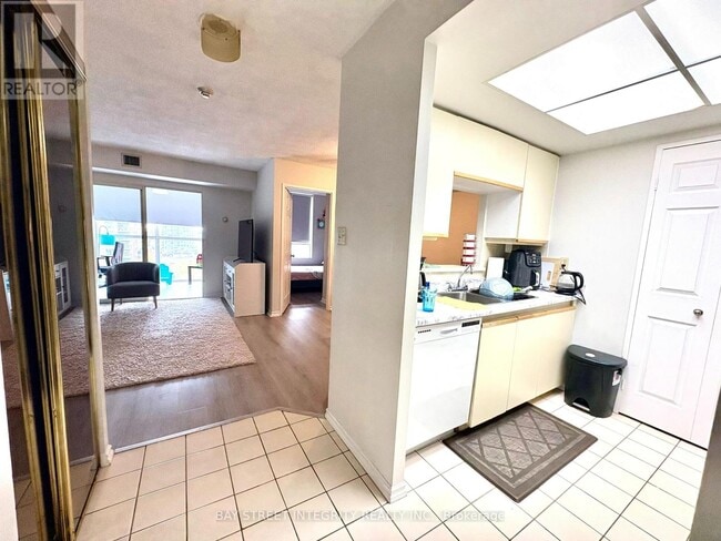 Building Photo - 265 Enfield Pl