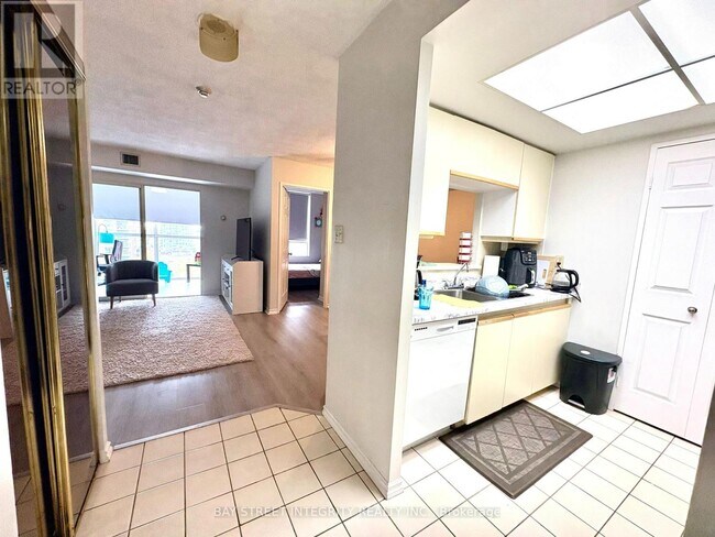 Photo du bâtiment - 265 Enfield Pl