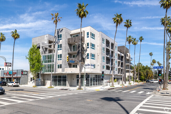 6600 Van Nuys Blvd - The Palms at Kittridge