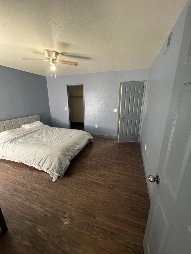 Foto del edificio - 6800 E Lake Mead Blvd