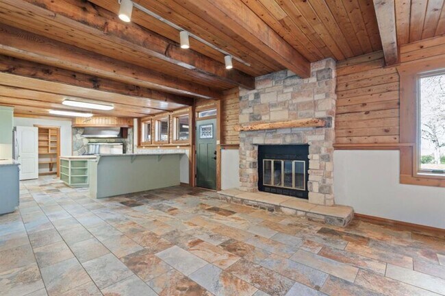Foto del edificio - 180 Bradley Ln