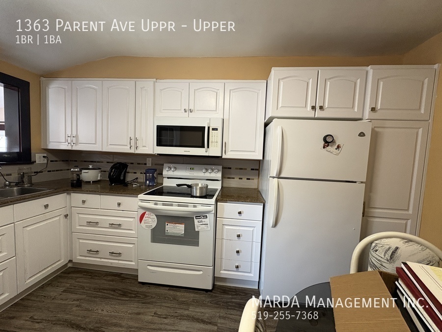 Primary Photo - SPACIOUS 1-BEDROOM + OFFICE/1-BATH UPPER U...