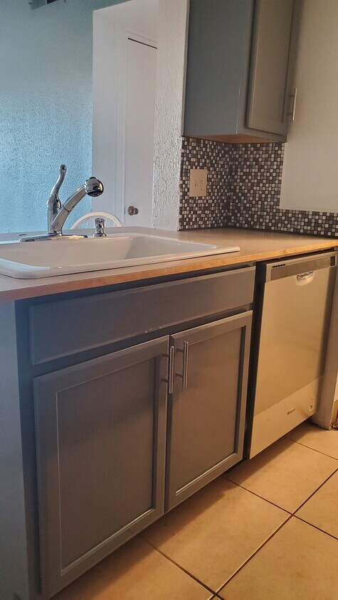 Primary Photo - Beautiful 01 Bedrrom + Den at Village Creek