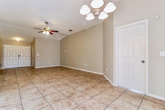 Foto del edificio - 30842 Midtown Ct