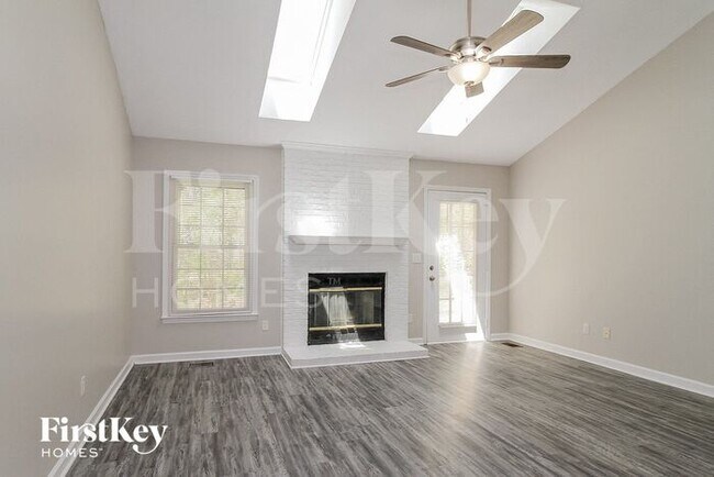 Foto del edificio - 6310 Cardinal Wood Dr