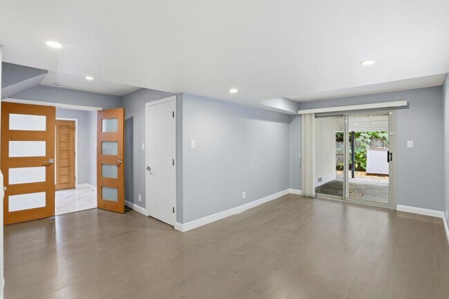 Foto del edificio - 2010 Santa Cruz Ave