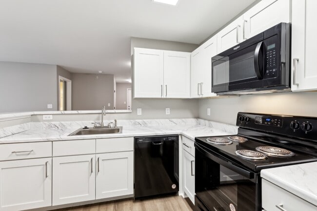 Building Photo - Barrington Parc Apartments
