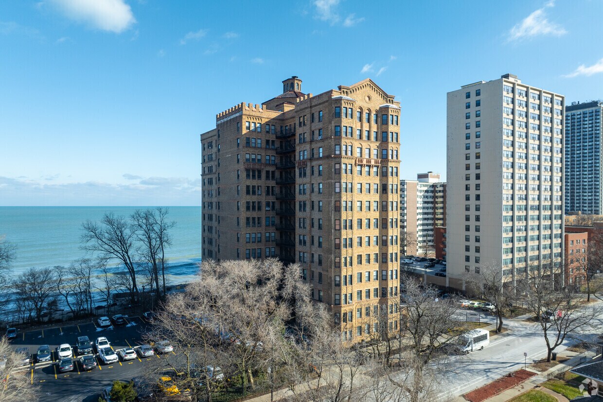 Primary Photo - 7321 S South Shore Dr