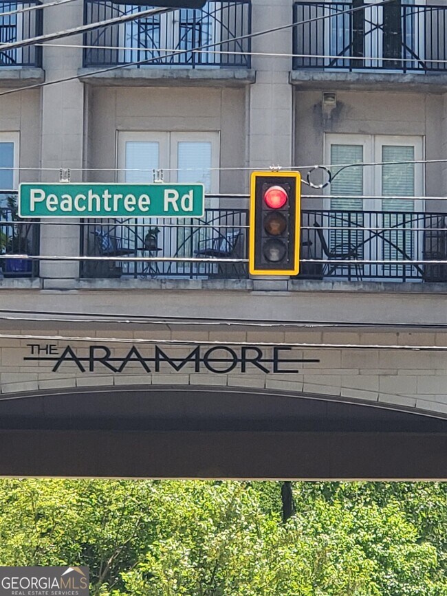 Foto del edificio - 2255 Peachtree Rd NE