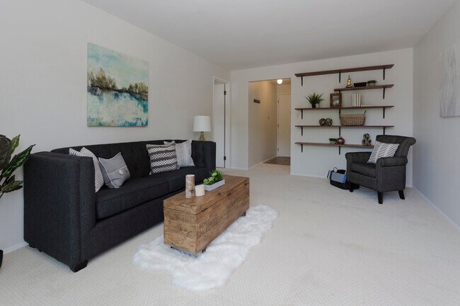 Building Photo - 911 N 73rd St