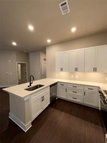 Building Photo - 111 Town Pl