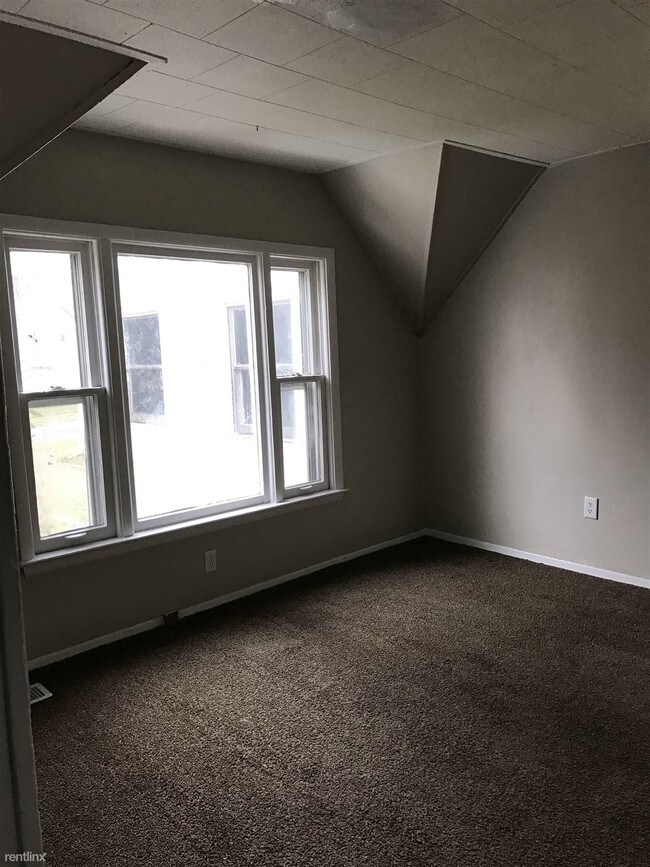 Building Photo - 1308 1st St