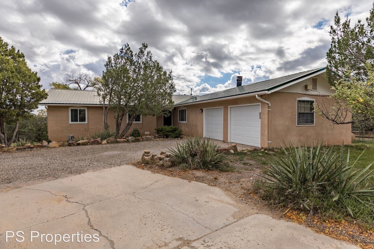 Foto principal - 3 br, 2 bath House - 2 Mogollon Ct